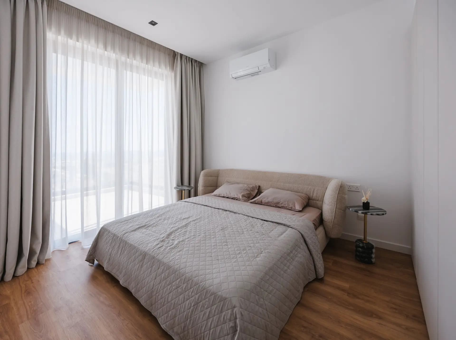 Apartment 10