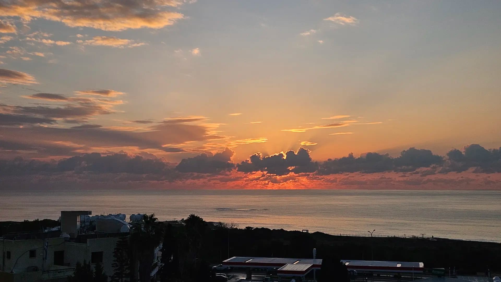 Kings Seaview Tower 7