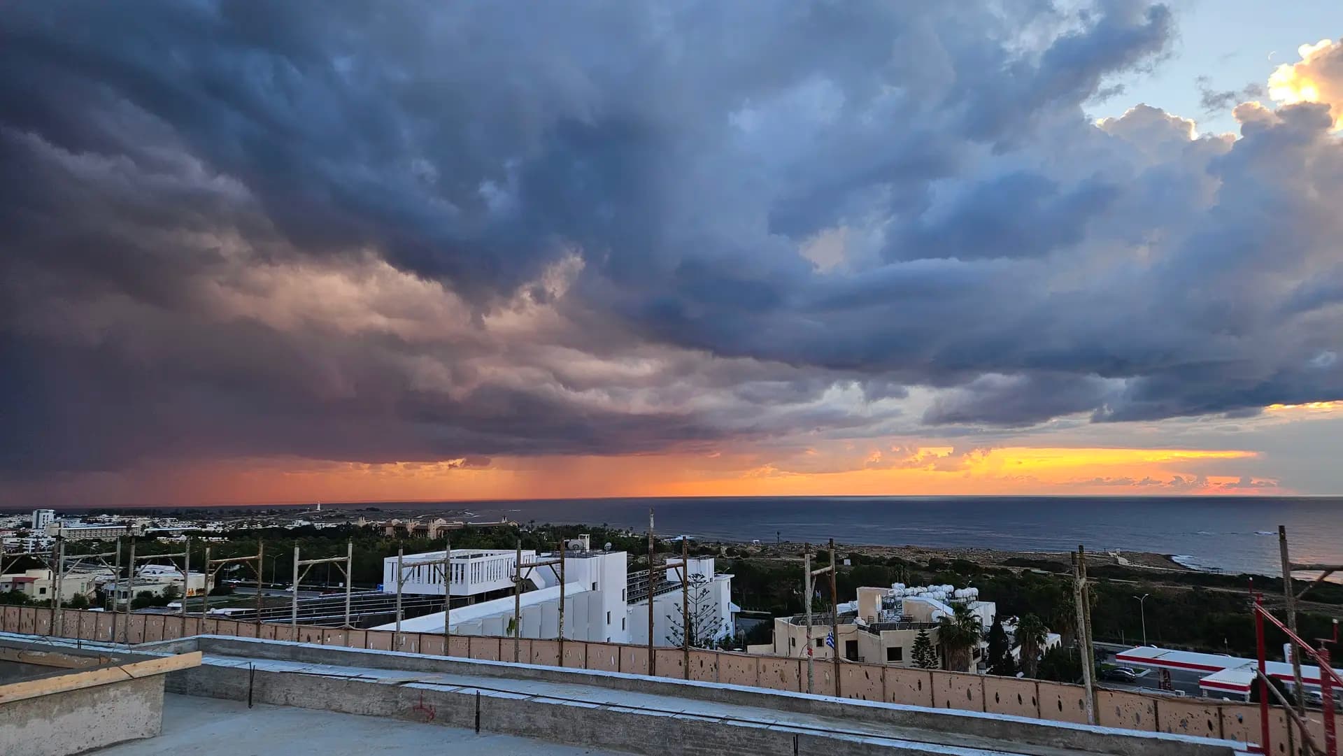 Kings Seaview Tower 9