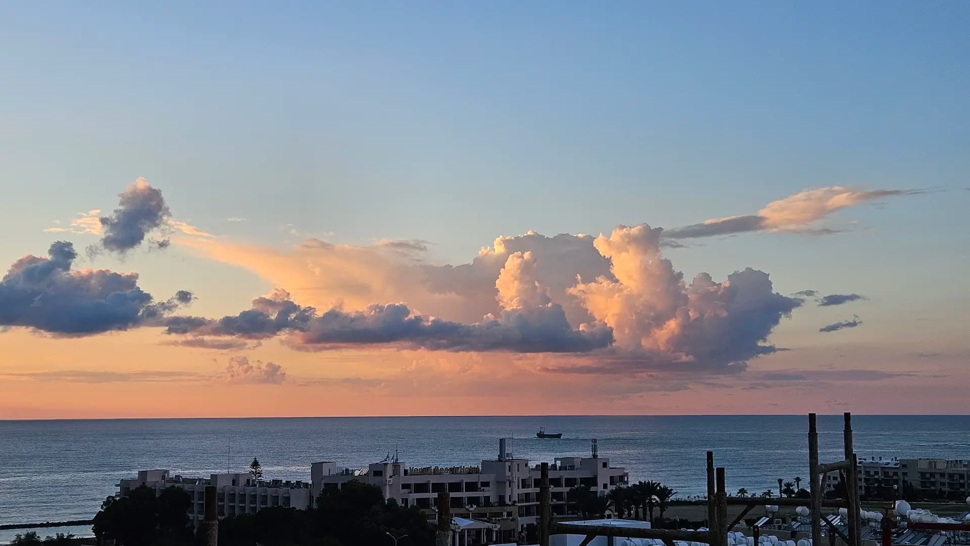 Kings Seaview Tower 10